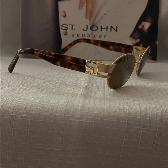St. John Gold Oval Sunglasses. S-506 GLD - Picture 2 of 3